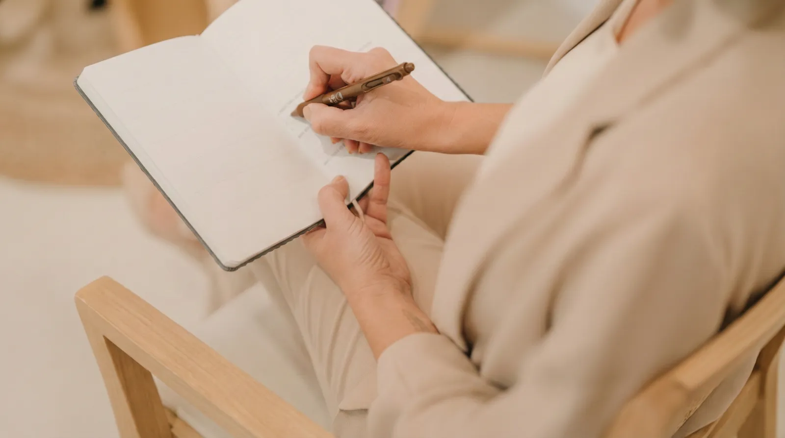 Espacio de trabajo sereno y profesional